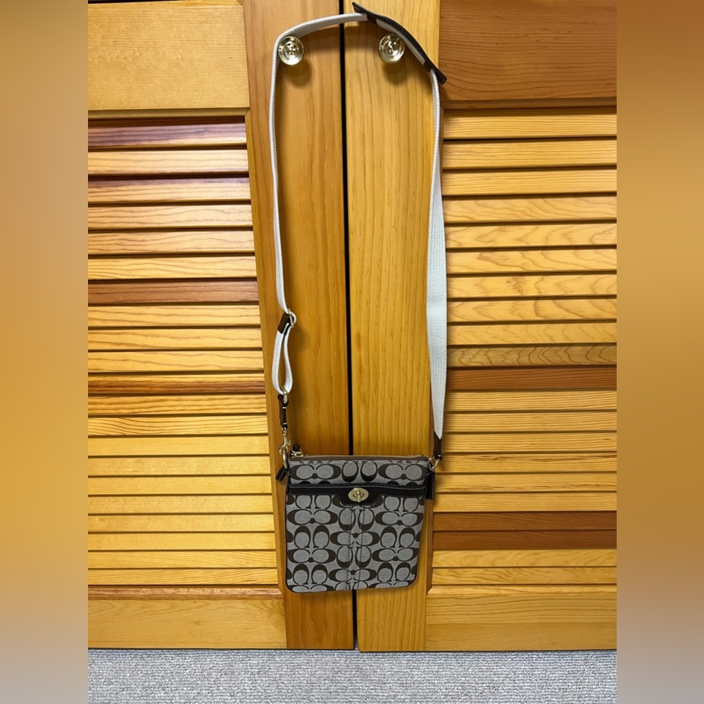 Vintage Y2K Coach Crossbody